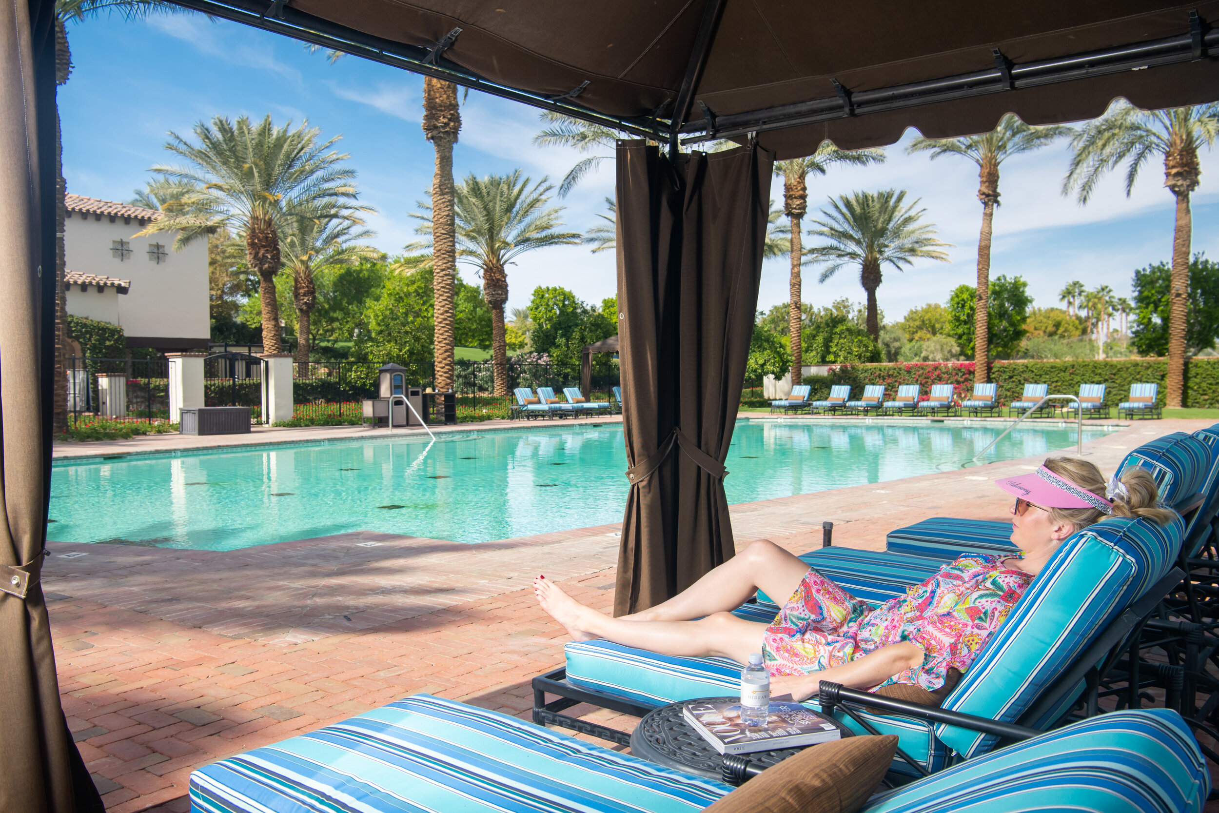 Pool side cabana with food and beverage service.jpg